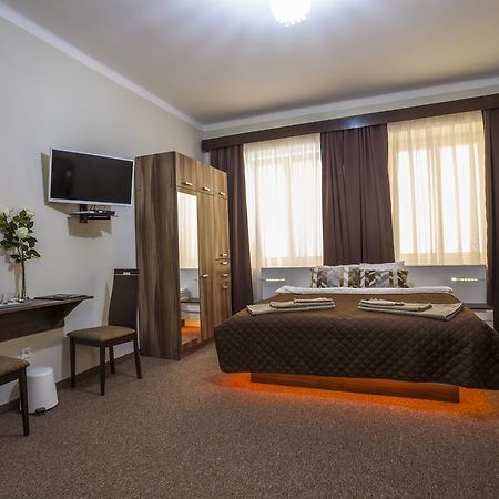 Luxury Air-Conditioned Rooms In Old Town Bratislava Exterior photo