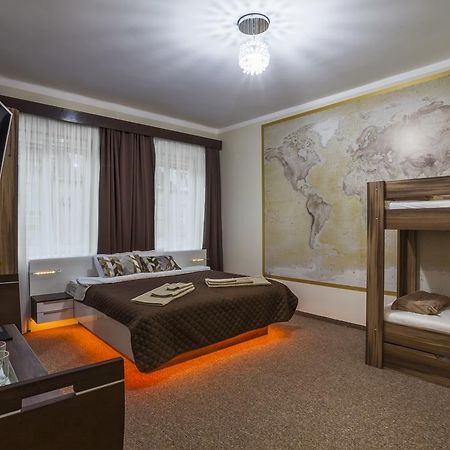 Luxury Air-Conditioned Rooms In Old Town Bratislava Exterior photo
