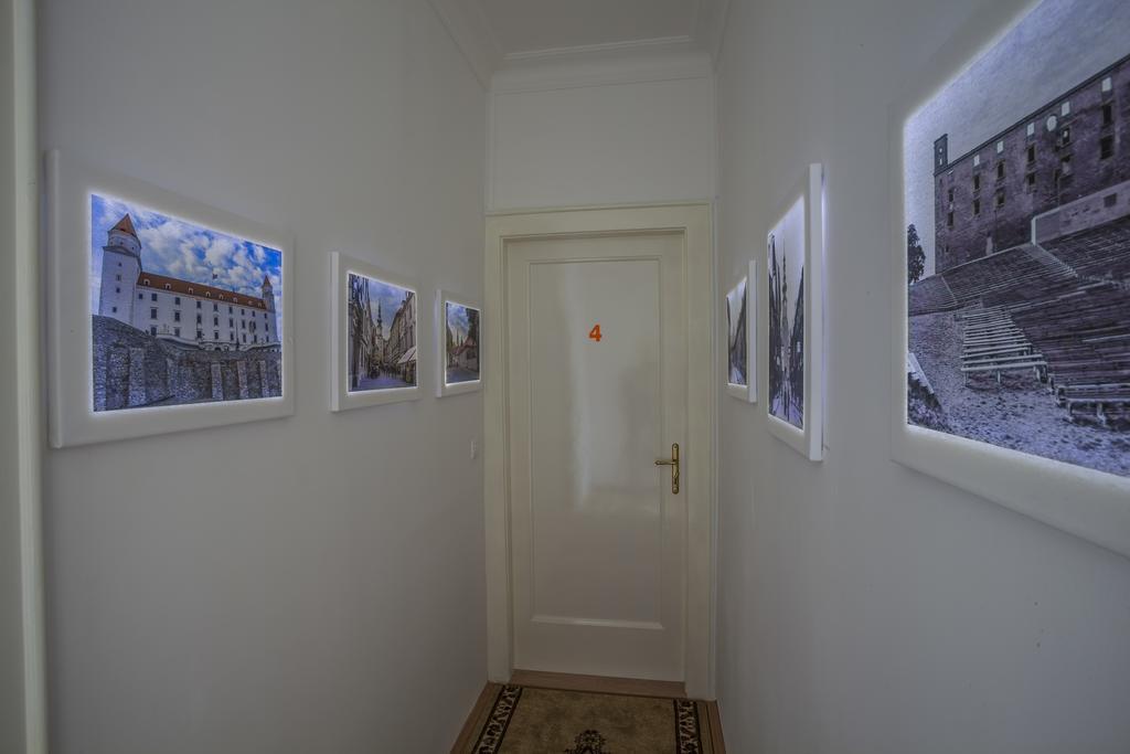 Luxury Air-Conditioned Rooms In Old Town Bratislava Exterior photo