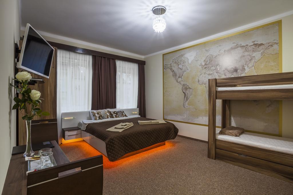 Luxury Air-Conditioned Rooms In Old Town Bratislava Exterior photo