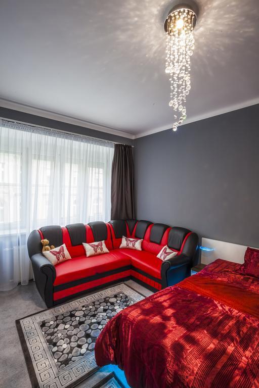 Luxury Air-Conditioned Rooms In Old Town Bratislava Exterior photo